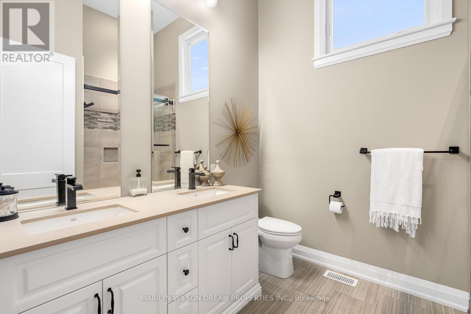 324 Hedley Way, Ottawa, ON - Indoor Photo Showing Bathroom