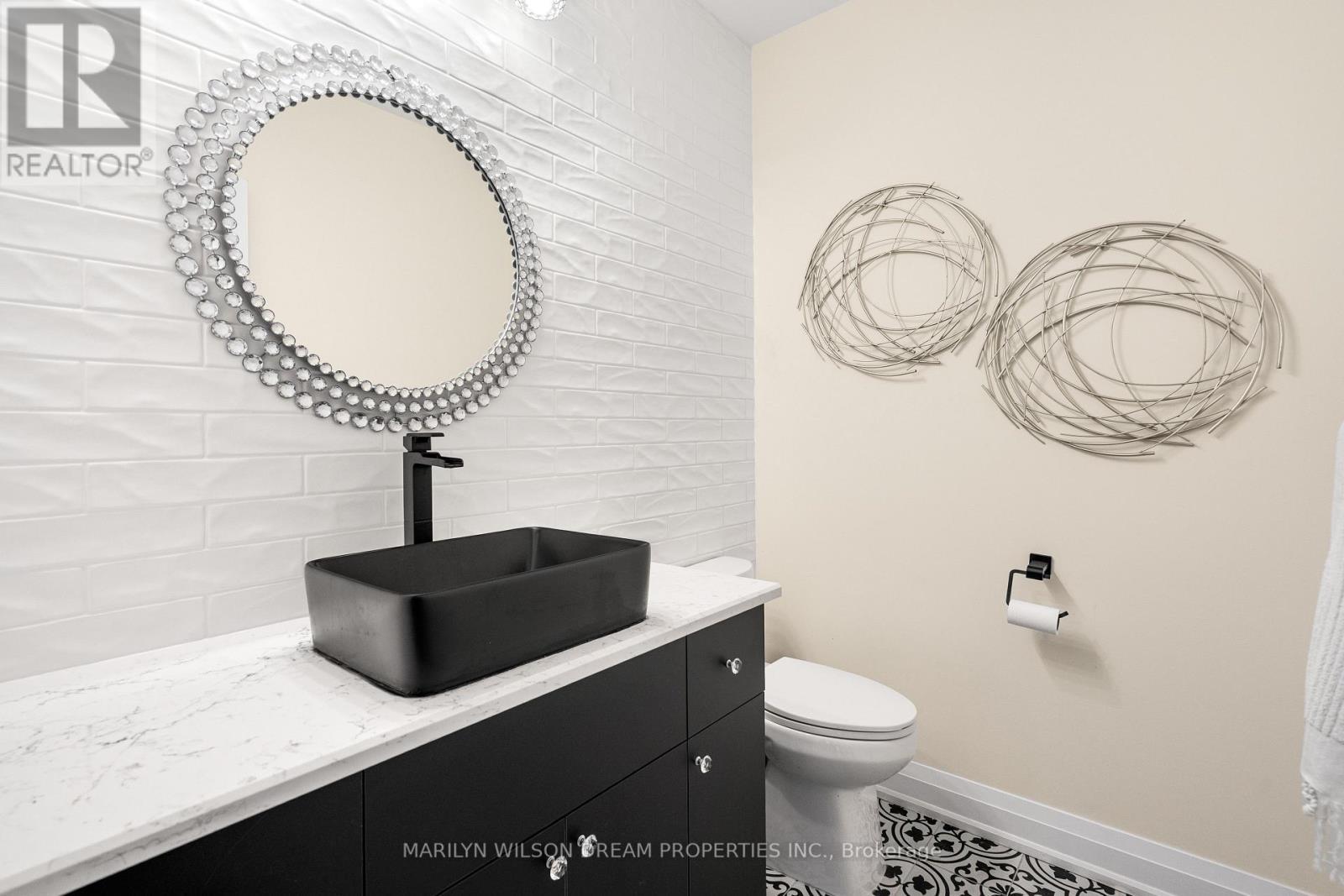 324 Hedley Way, Ottawa, ON - Indoor Photo Showing Bathroom