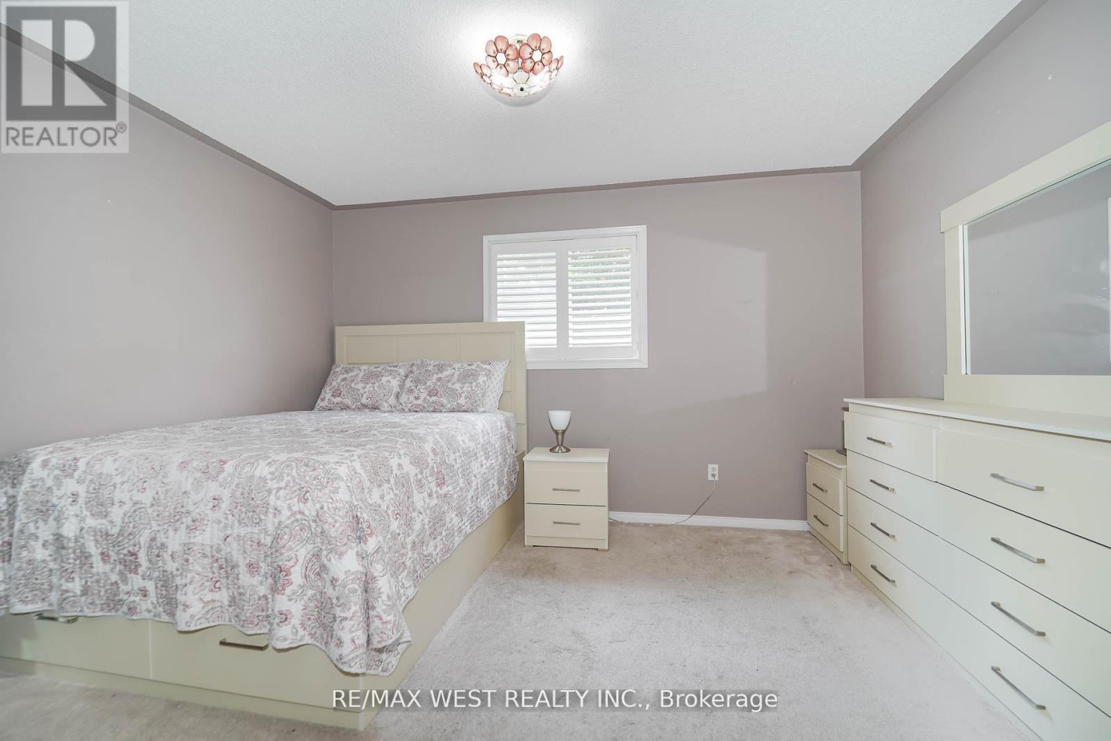 1976 Edenwood Drive, Oshawa, ON - Indoor Photo Showing Bedroom