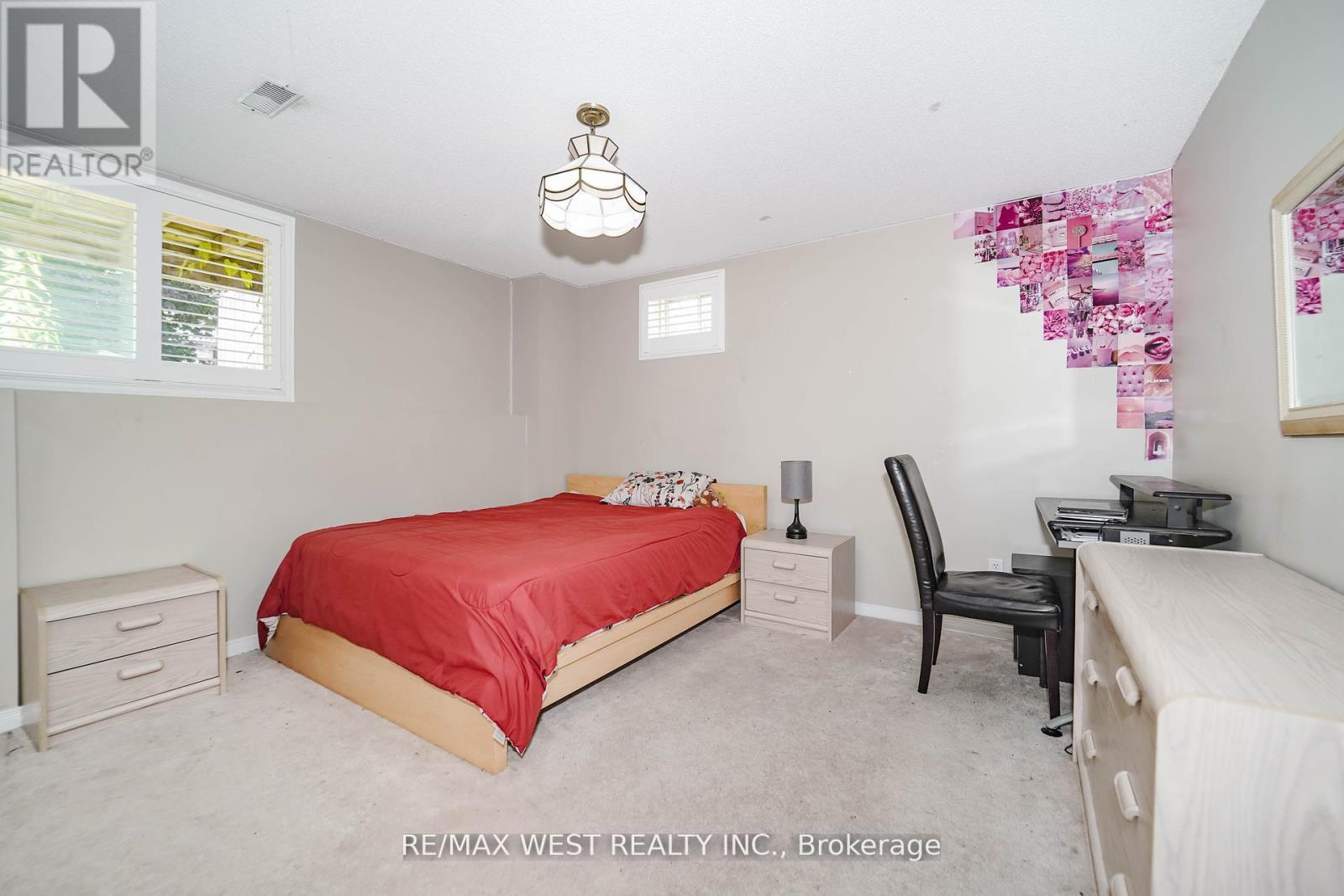 1976 Edenwood Drive, Oshawa, ON - Indoor Photo Showing Bedroom