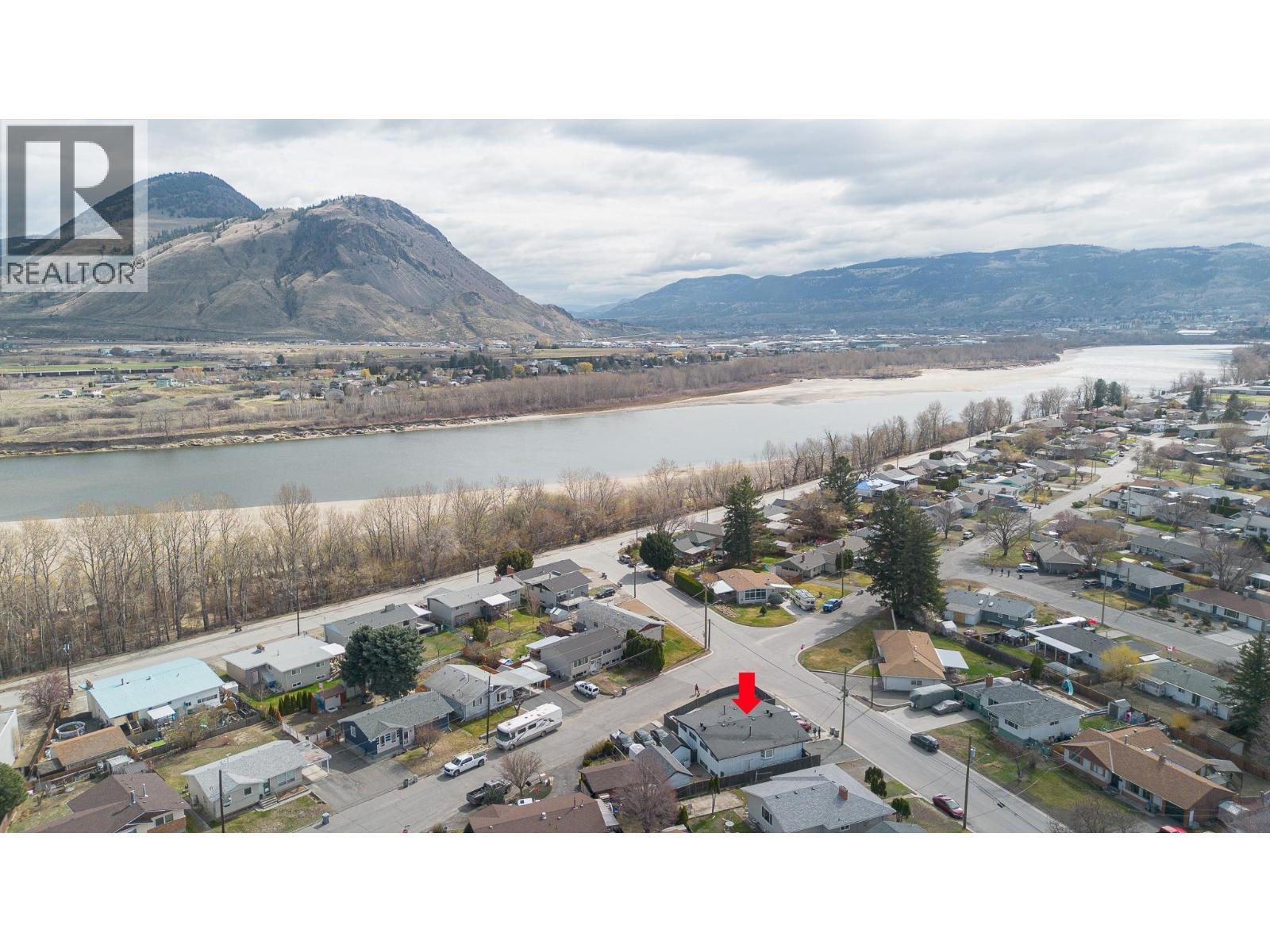 602 & 604 Brentwood Avenue, Kamloops, BC - Outdoor With Body Of Water With View