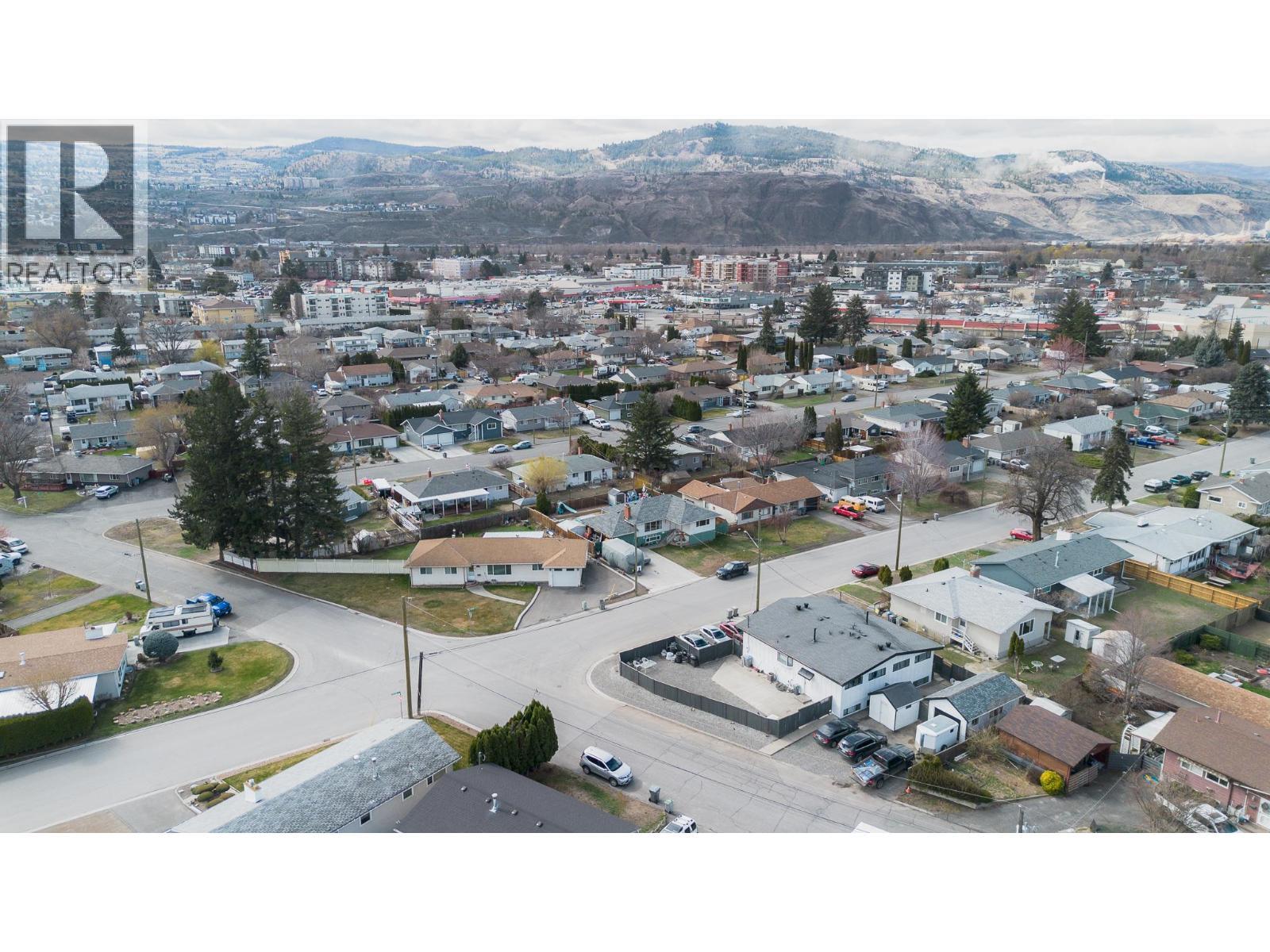 602 & 604 Brentwood Avenue, Kamloops, BC - Outdoor With View