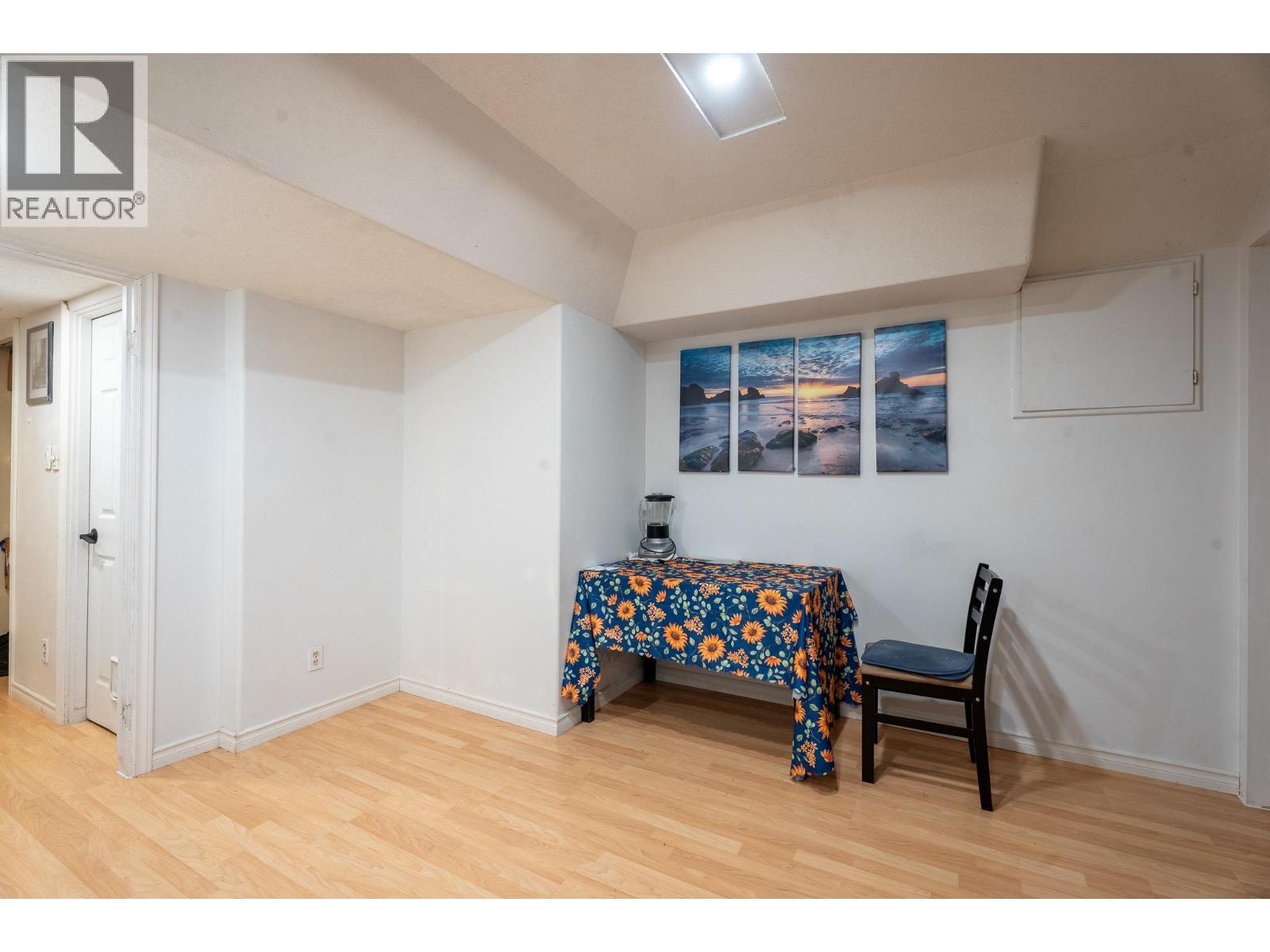 602 & 604 Brentwood Avenue, Kamloops, BC - Indoor Photo Showing Other Room
