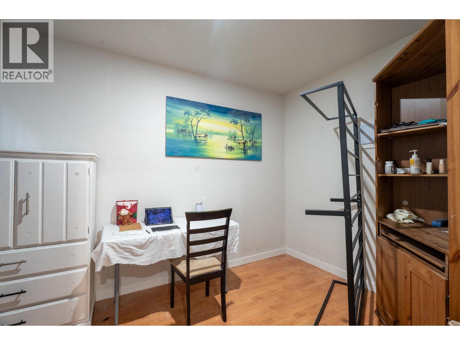 602 & 604 Brentwood Avenue, Kamloops, BC - Indoor