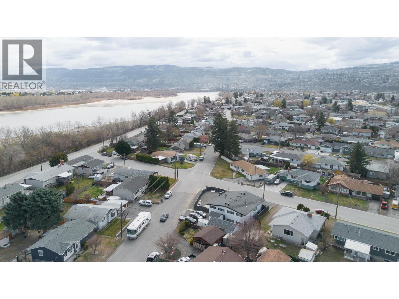 602 & 604 Brentwood Avenue, Kamloops, BC - Outdoor With View