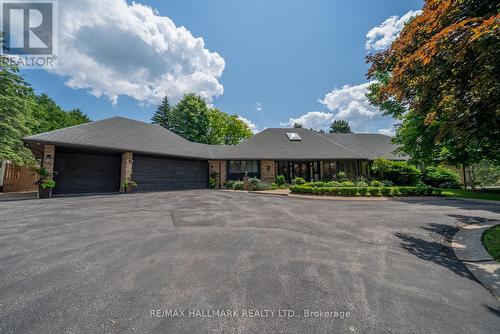 3 MARILYN AVENUE  Whitchurch-Stouffville, ON L4A 2C8