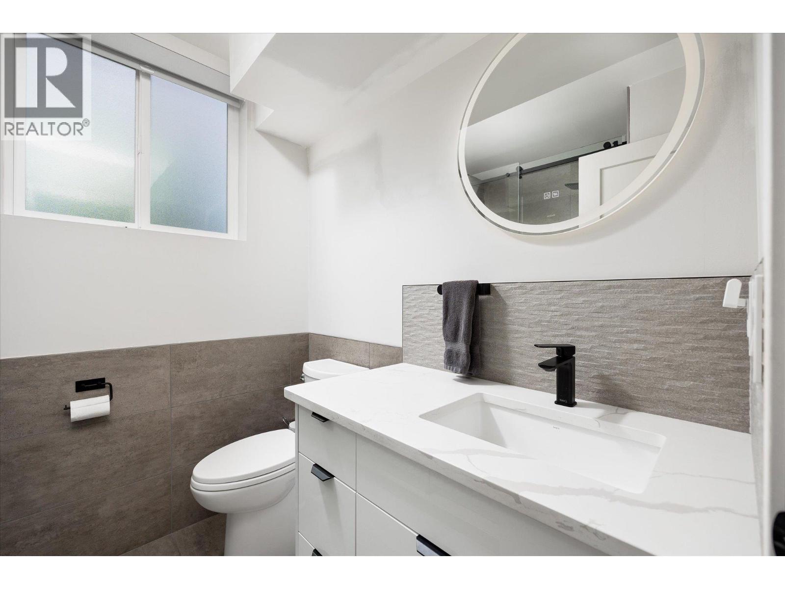 3775 Carrall Road, West Kelowna, BC - Indoor Photo Showing Bathroom