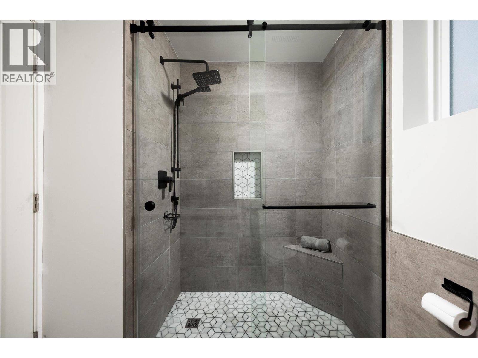 3775 Carrall Road, West Kelowna, BC - Indoor Photo Showing Bathroom