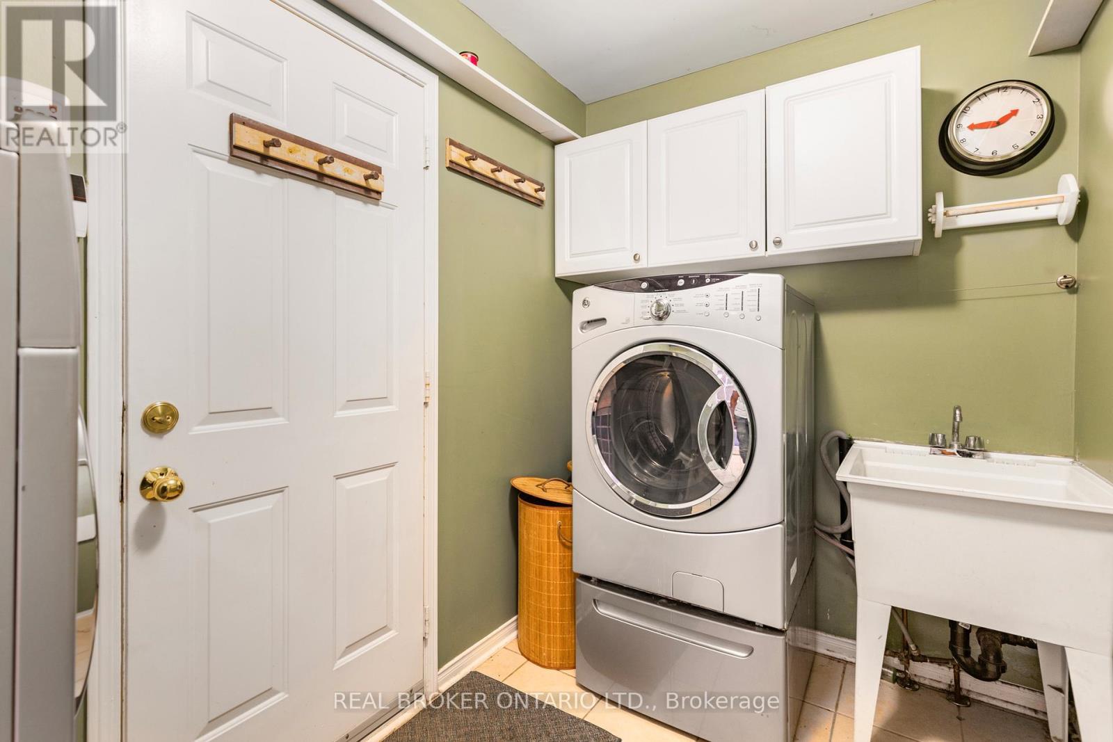 56 Lockheed Crescent, Brampton, ON - Indoor Photo Showing Laundry Room