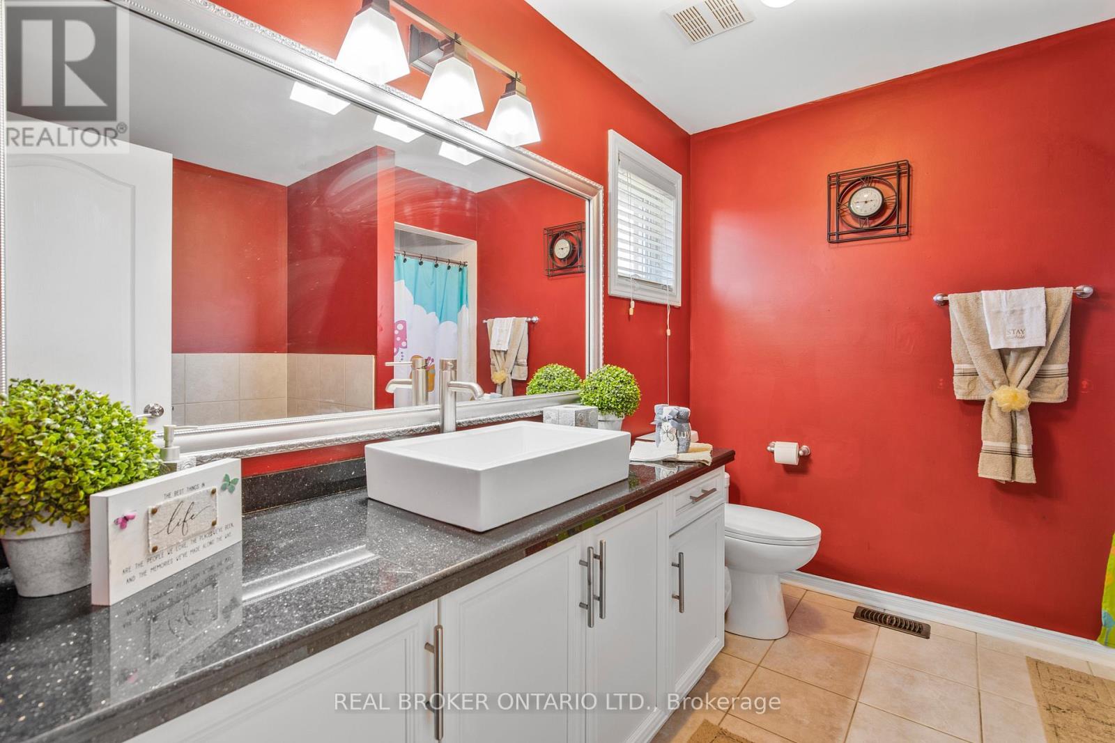 56 Lockheed Crescent, Brampton, ON - Indoor Photo Showing Bathroom