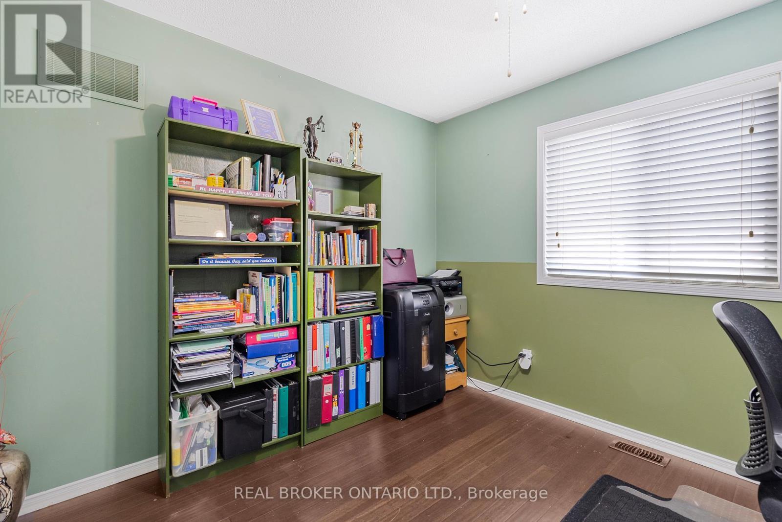 56 Lockheed Crescent, Brampton, ON - Indoor