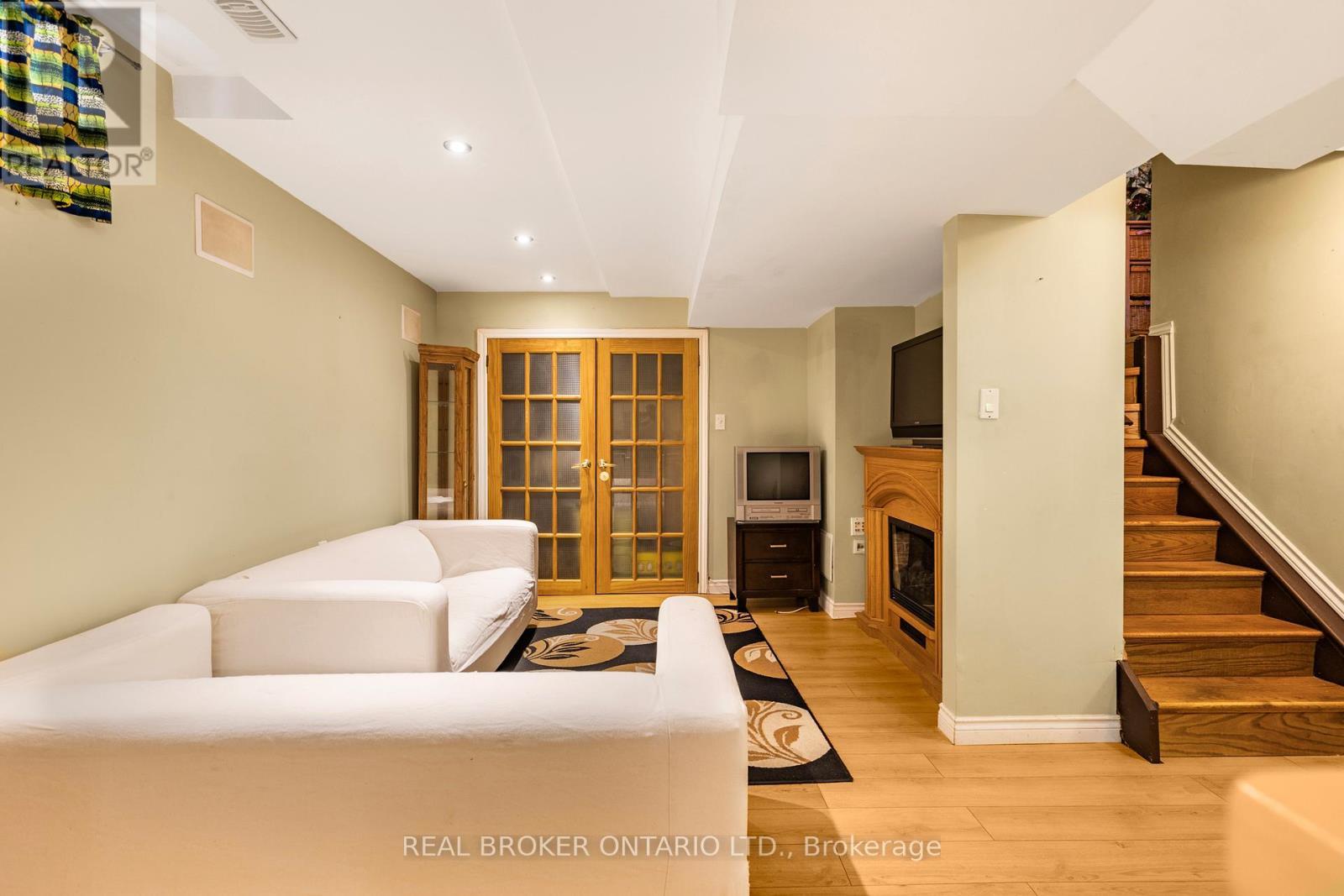 56 Lockheed Crescent, Brampton, ON - Indoor