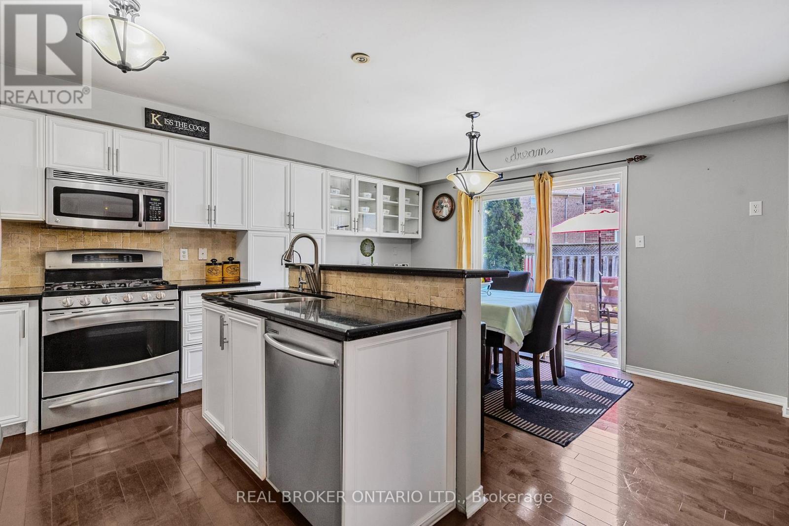 56 Lockheed Crescent, Brampton, ON - Indoor Photo Showing Kitchen