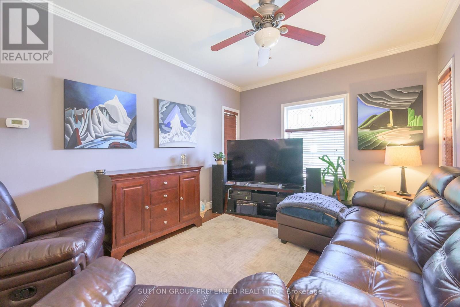 447 Woodman Avenue, London East (East G), ON - Indoor Photo Showing Living Room