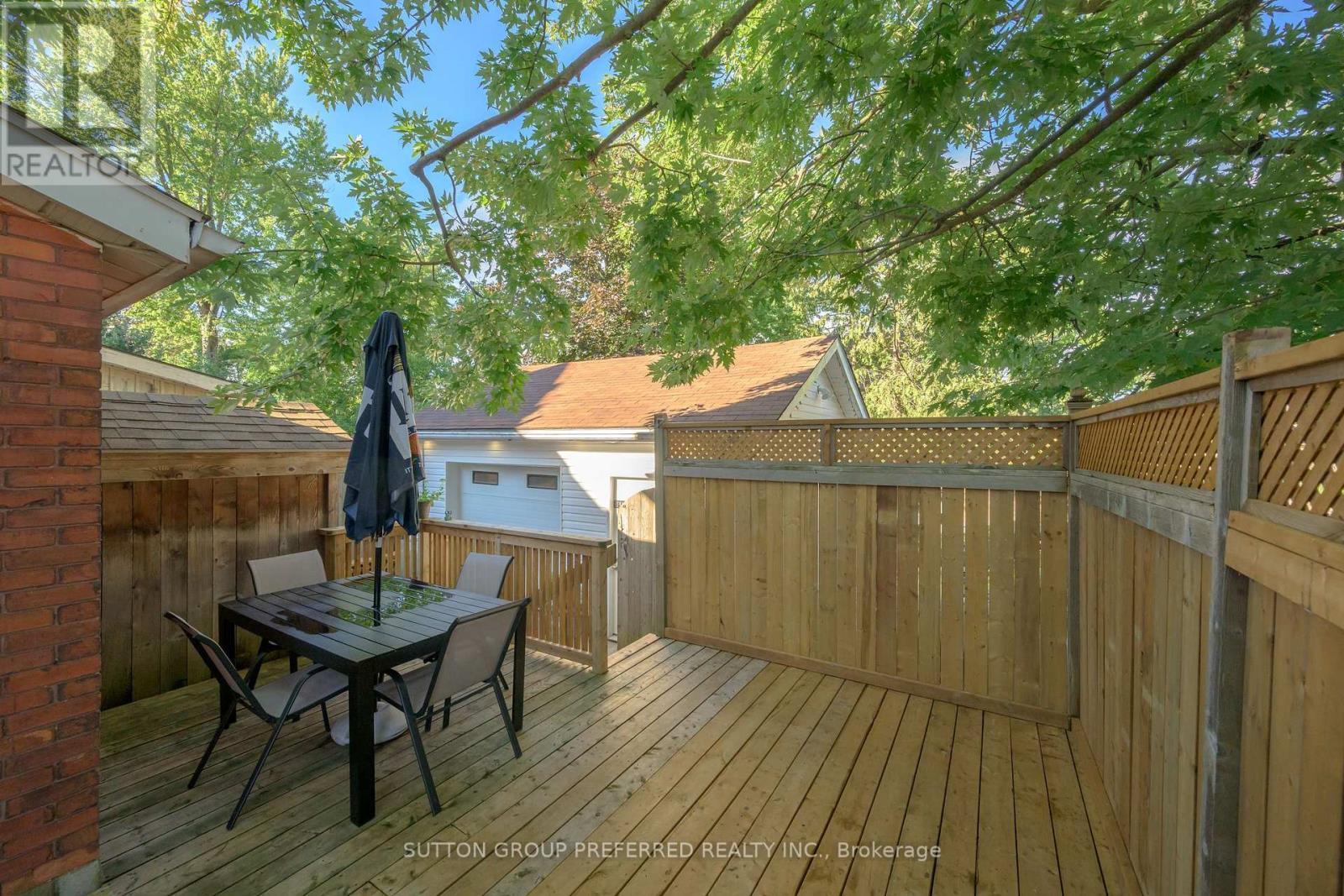 447 Woodman Avenue, London East (East G), ON - Outdoor With Deck Patio Veranda With Exterior