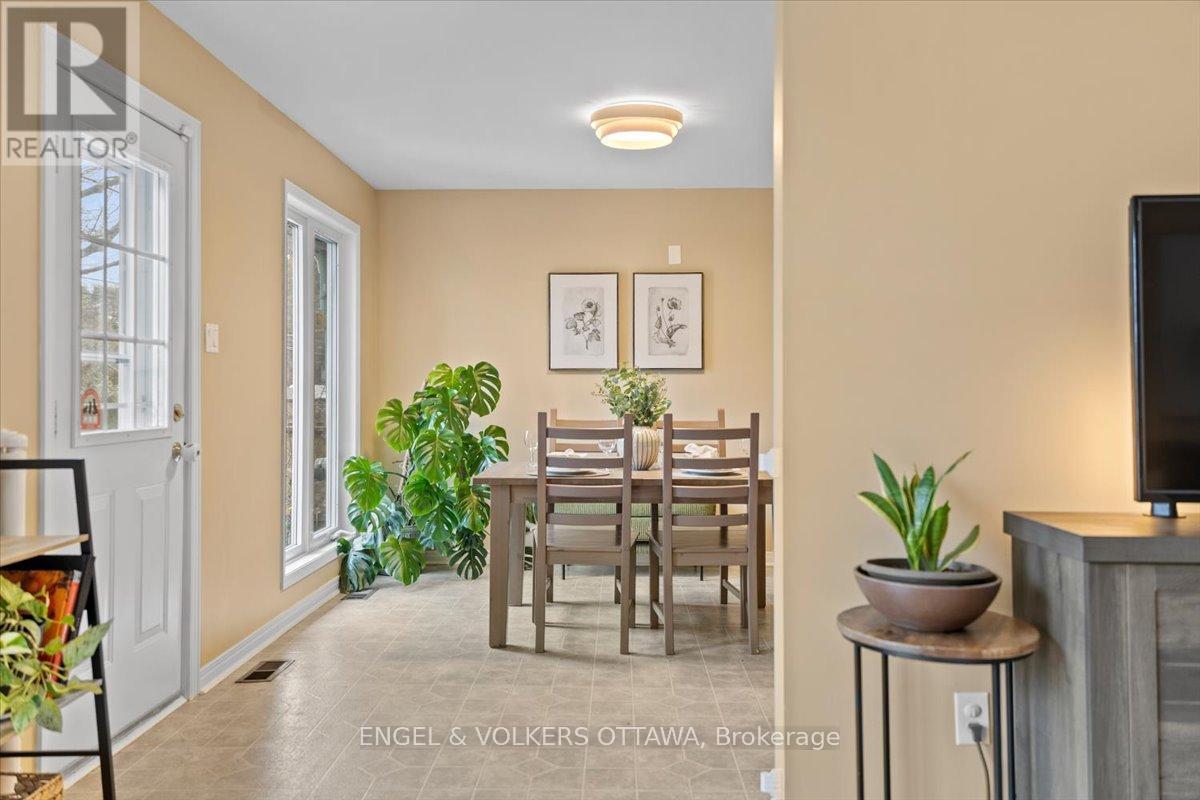 1332 Henry Farm Drive, Ottawa, ON - Indoor