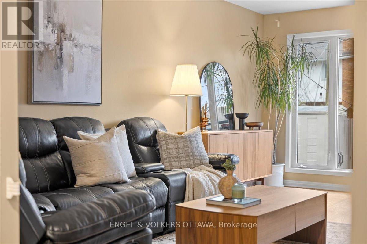 1332 Henry Farm Drive, Ottawa, ON - Indoor