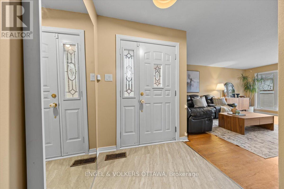 1332 Henry Farm Drive, Ottawa, ON - Indoor Photo Showing Other Room