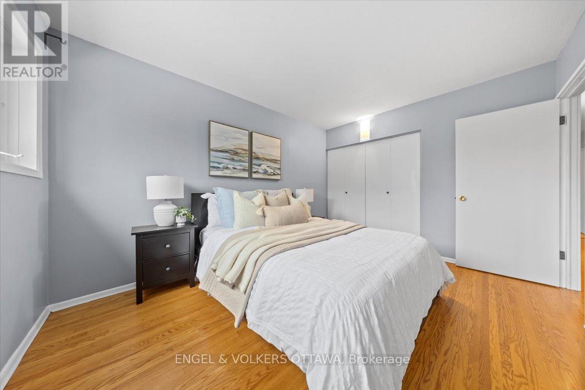 1332 Henry Farm Drive, Ottawa, ON - Indoor Photo Showing Bedroom