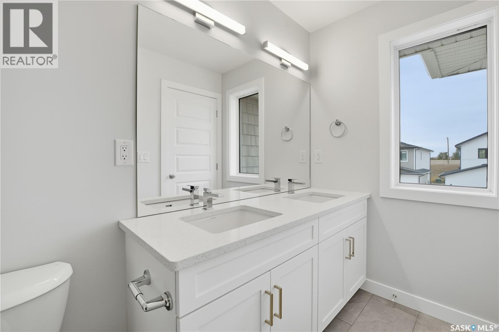 3005 Green Turtle Road, Regina, SK - Indoor Photo Showing Bathroom