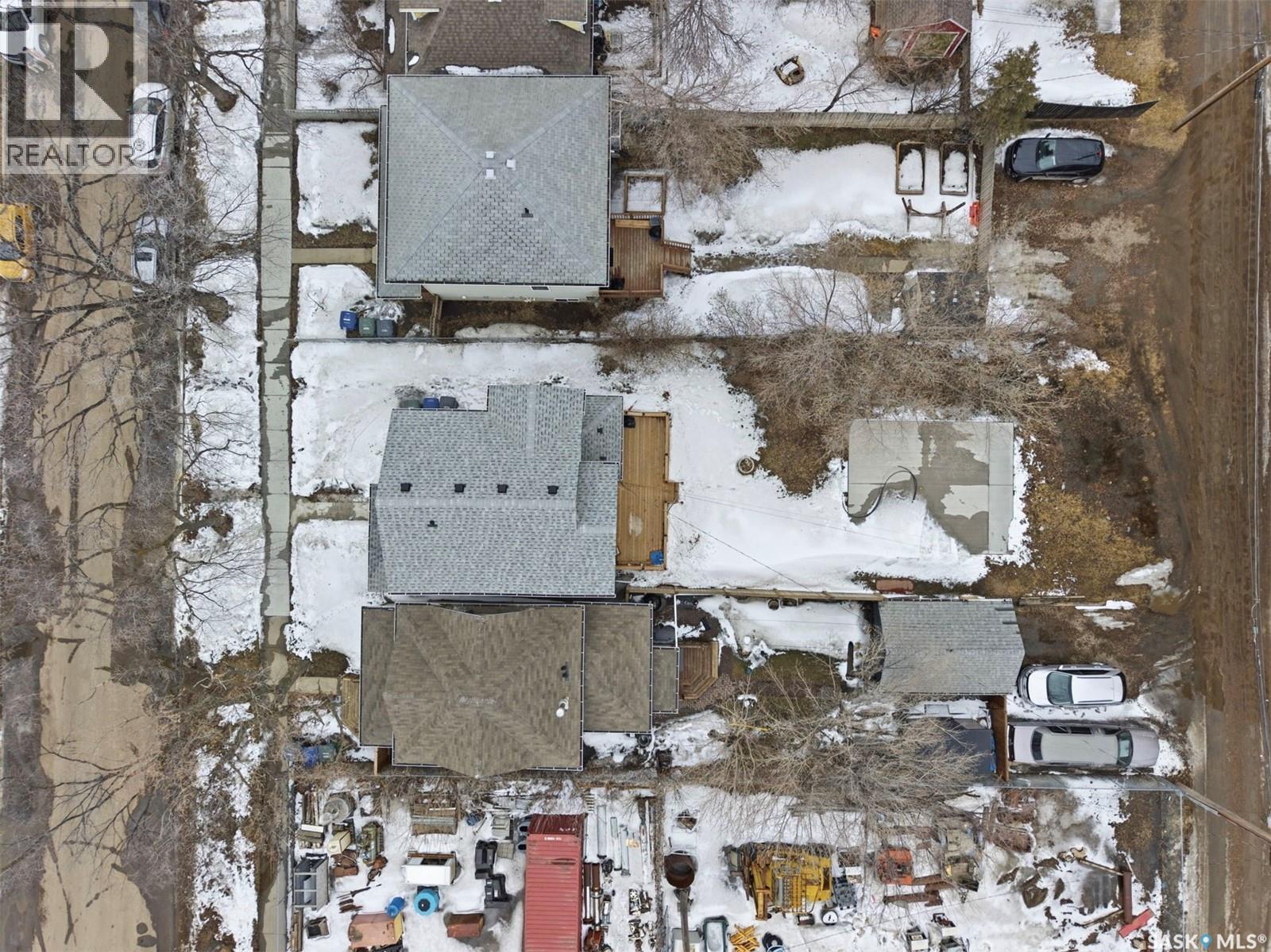 210 E Avenue N, Saskatoon, SK - Outdoor