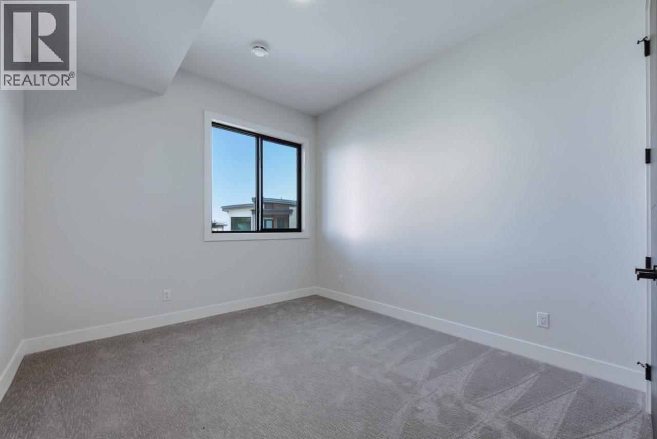 1120 Collinson Court, Kelowna, BC - Indoor Photo Showing Other Room