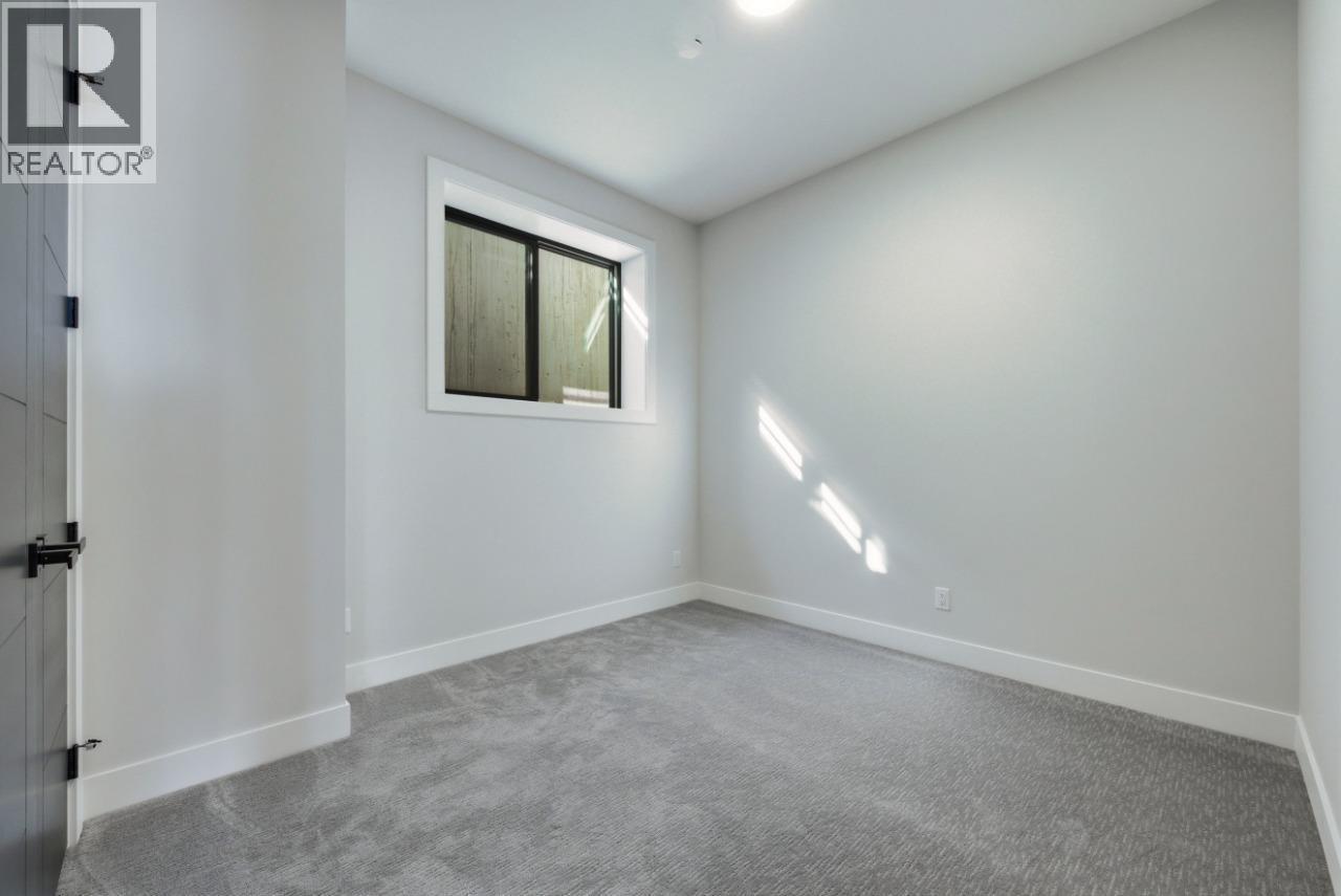 1120 Collinson Court, Kelowna, BC - Indoor Photo Showing Other Room