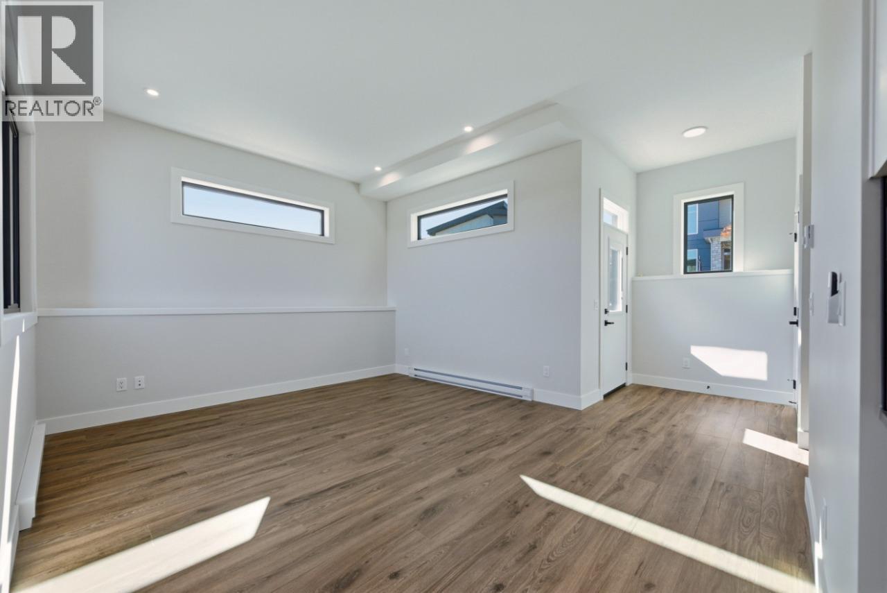 1120 Collinson Court, Kelowna, BC - Indoor Photo Showing Other Room