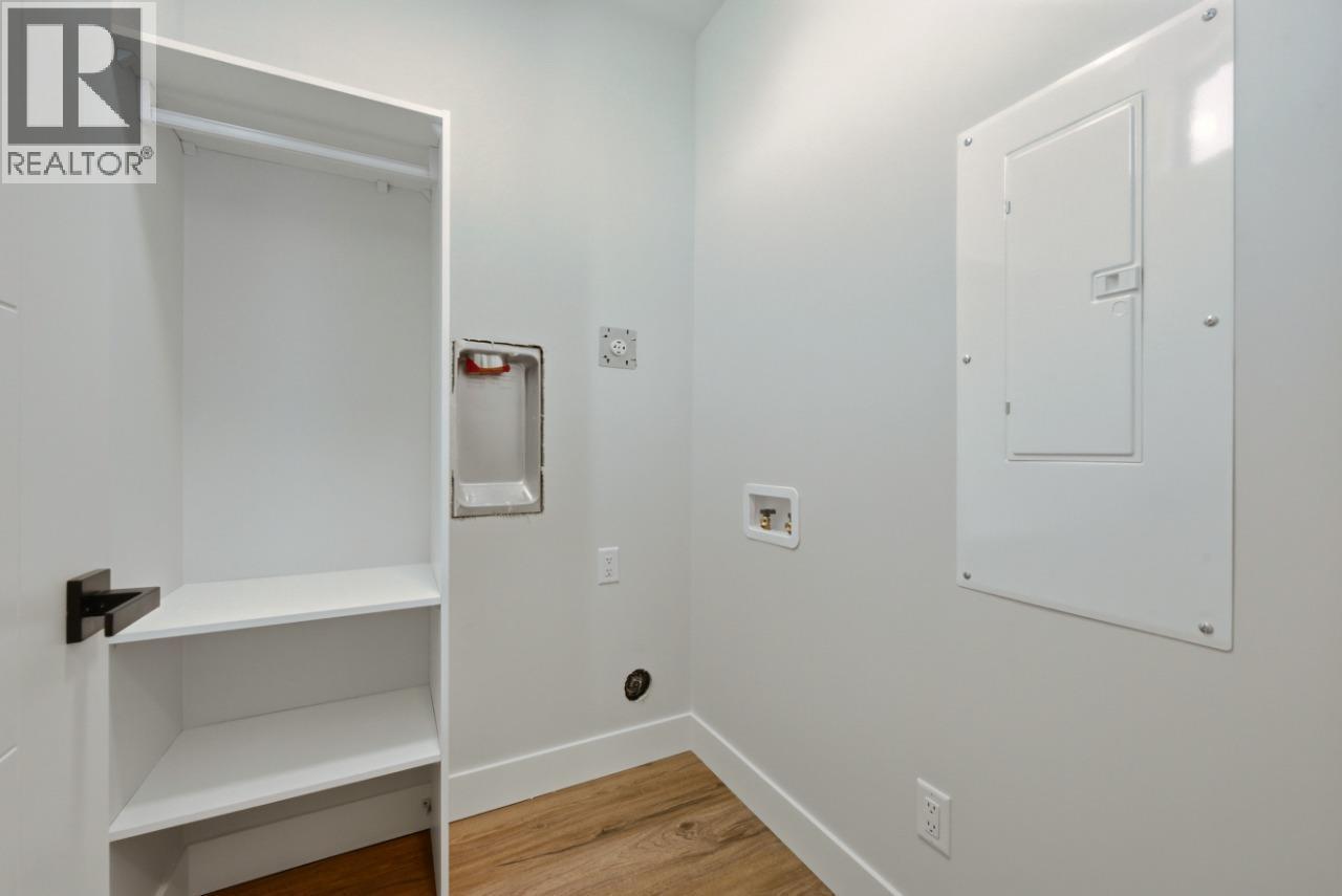 1120 Collinson Court, Kelowna, BC - Indoor Photo Showing Other Room