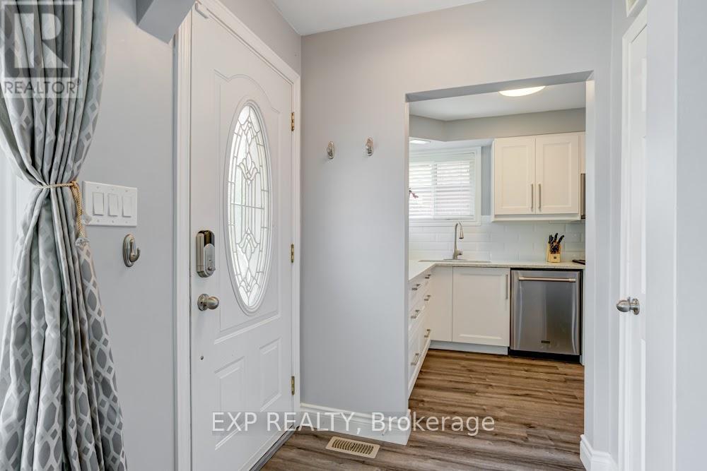 42 Terrace Drive, Hamilton, ON - Indoor Photo Showing Other Room