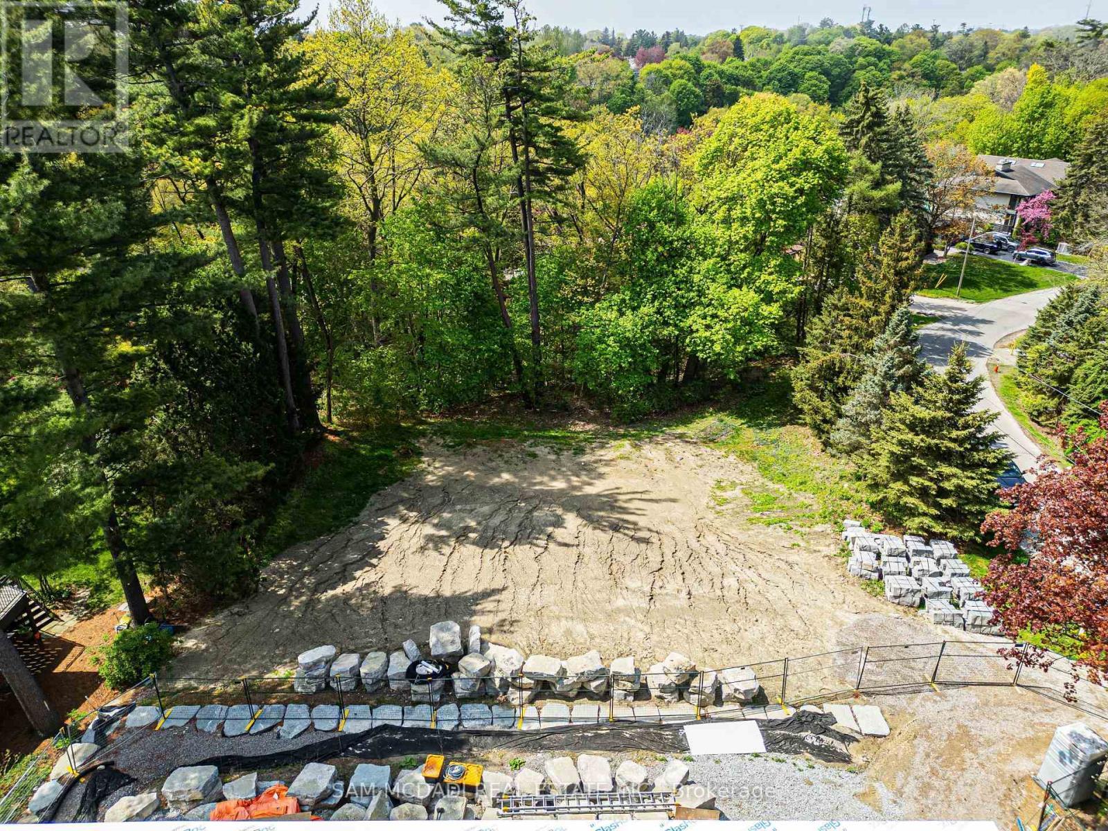 1470 Pinetree Crescent, Mississauga, ON