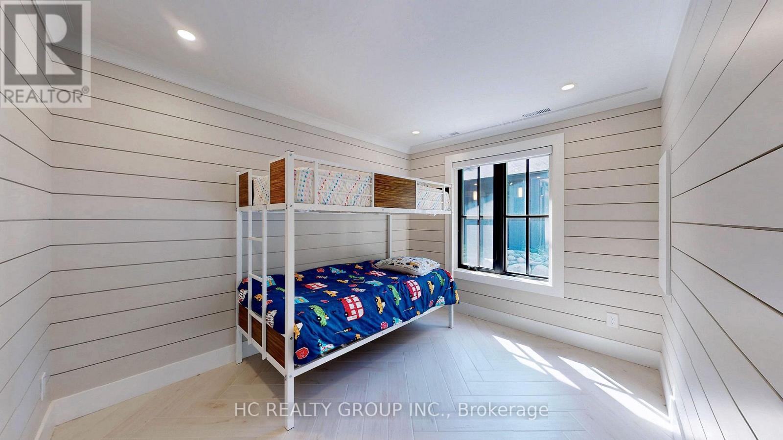 456 Silver Birch Drive, Tiny, ON - Indoor Photo Showing Bedroom