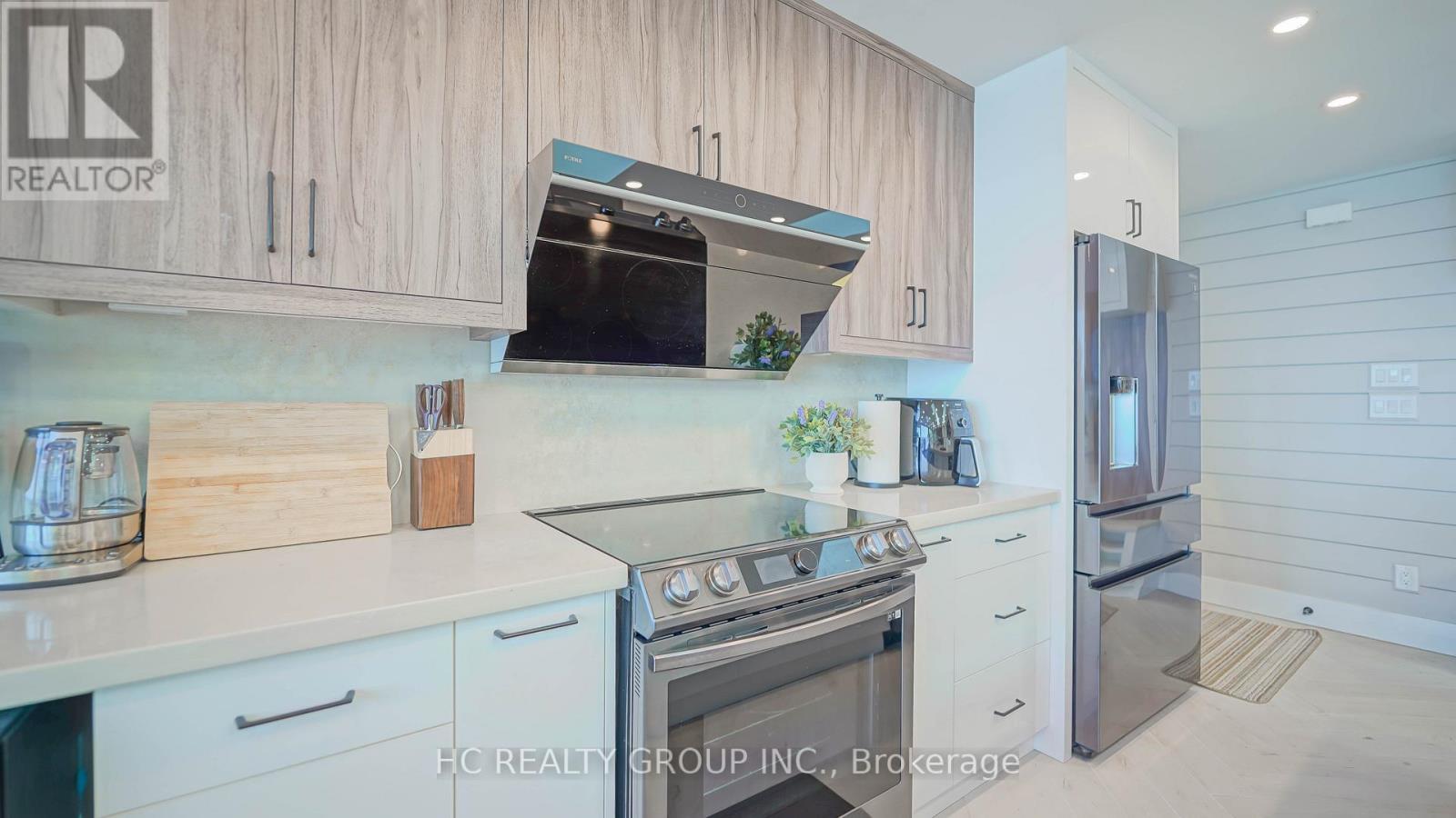 456 Silver Birch Drive, Tiny, ON - Indoor Photo Showing Kitchen
