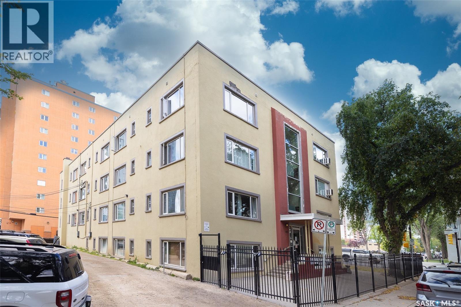 2 400 4Th Avenue N, Saskatoon, SK - Outdoor