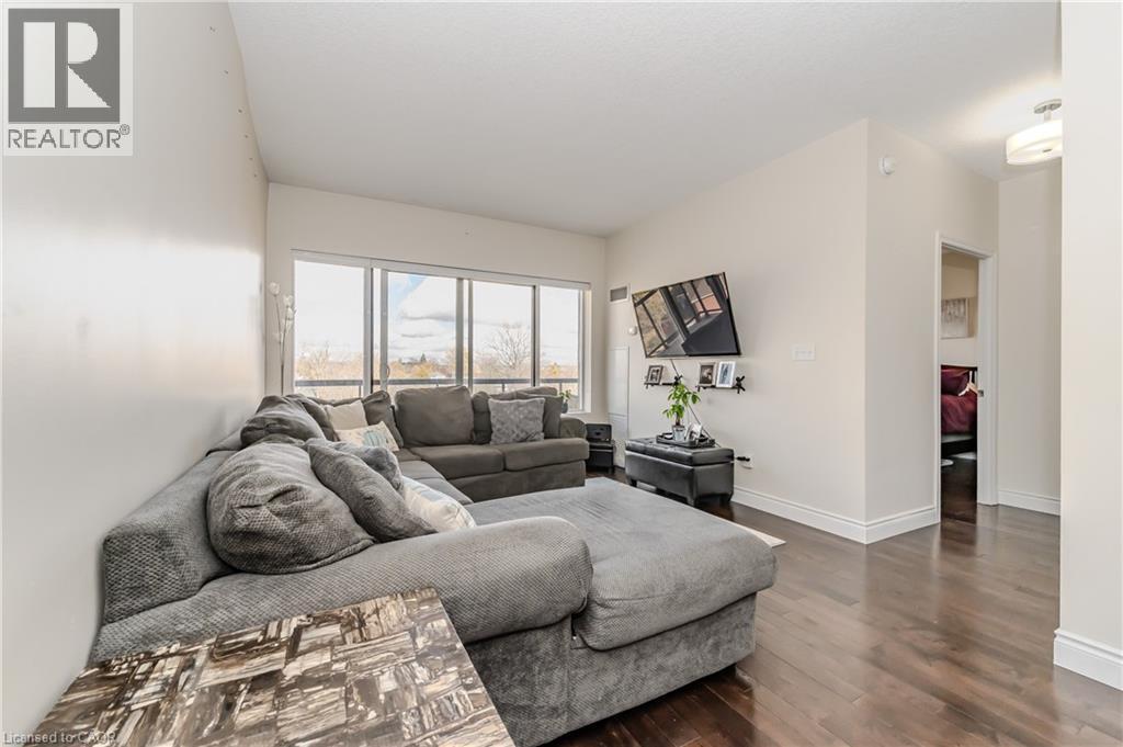 170 Water Street N Unit# 807, Cambridge, ON - Indoor Photo Showing Living Room