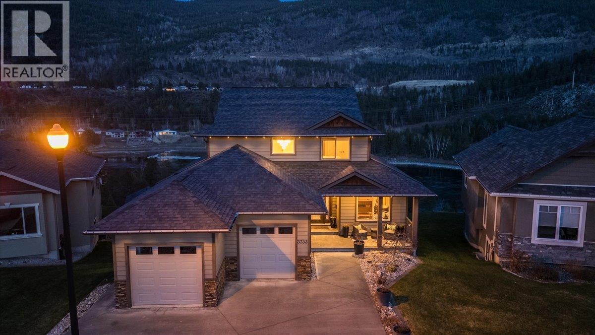 3733 Williston Road, Castlegar, BC - Outdoor With Deck Patio Veranda
