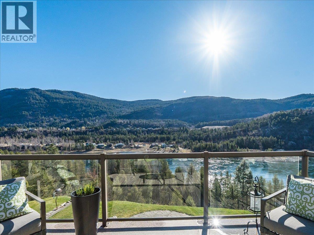 3733 Williston Road, Castlegar, BC - Outdoor With View