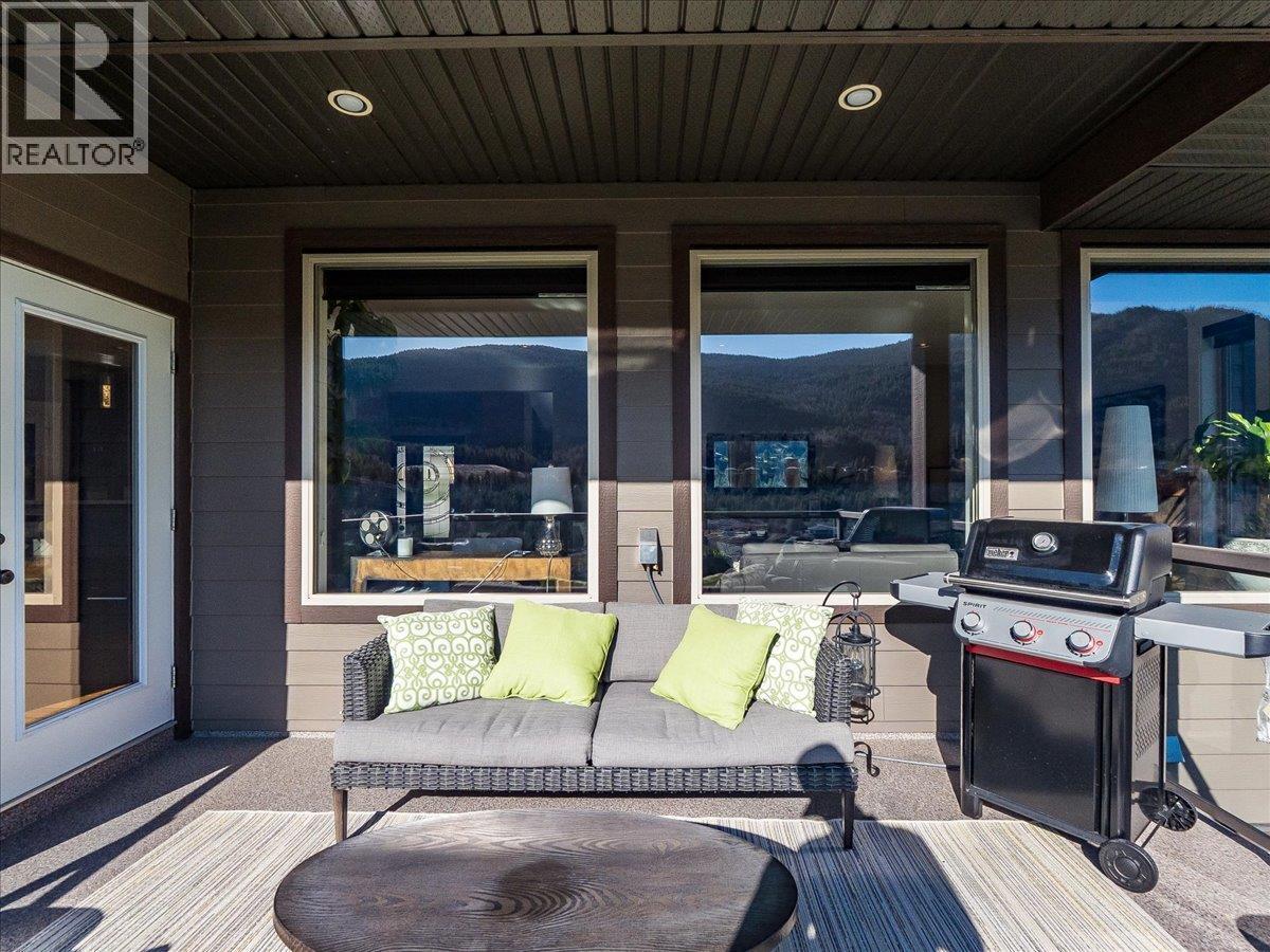 3733 Williston Road, Castlegar, BC - Outdoor With Deck Patio Veranda