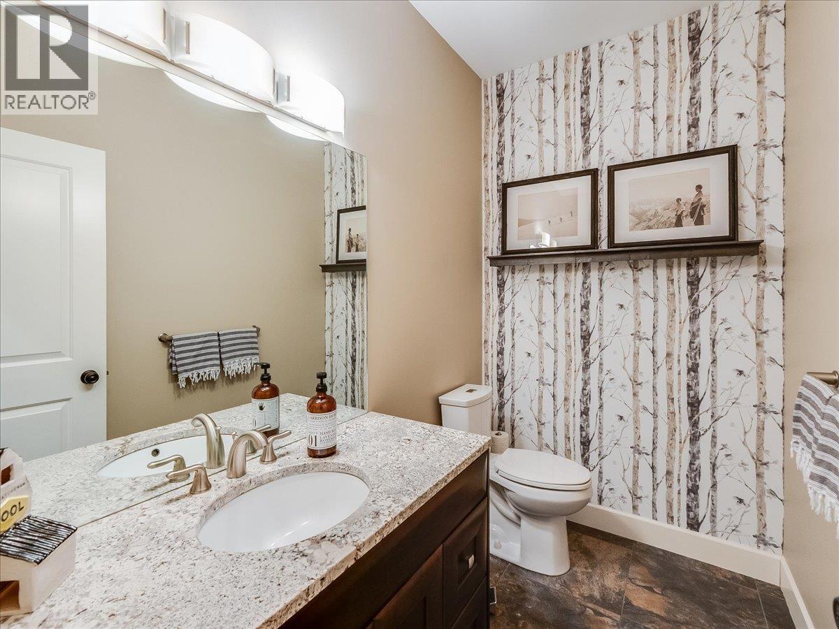 3733 Williston Road, Castlegar, BC - Indoor Photo Showing Bathroom
