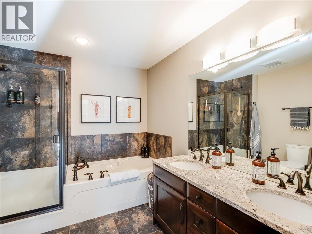 3733 Williston Road, Castlegar, BC - Indoor Photo Showing Bathroom
