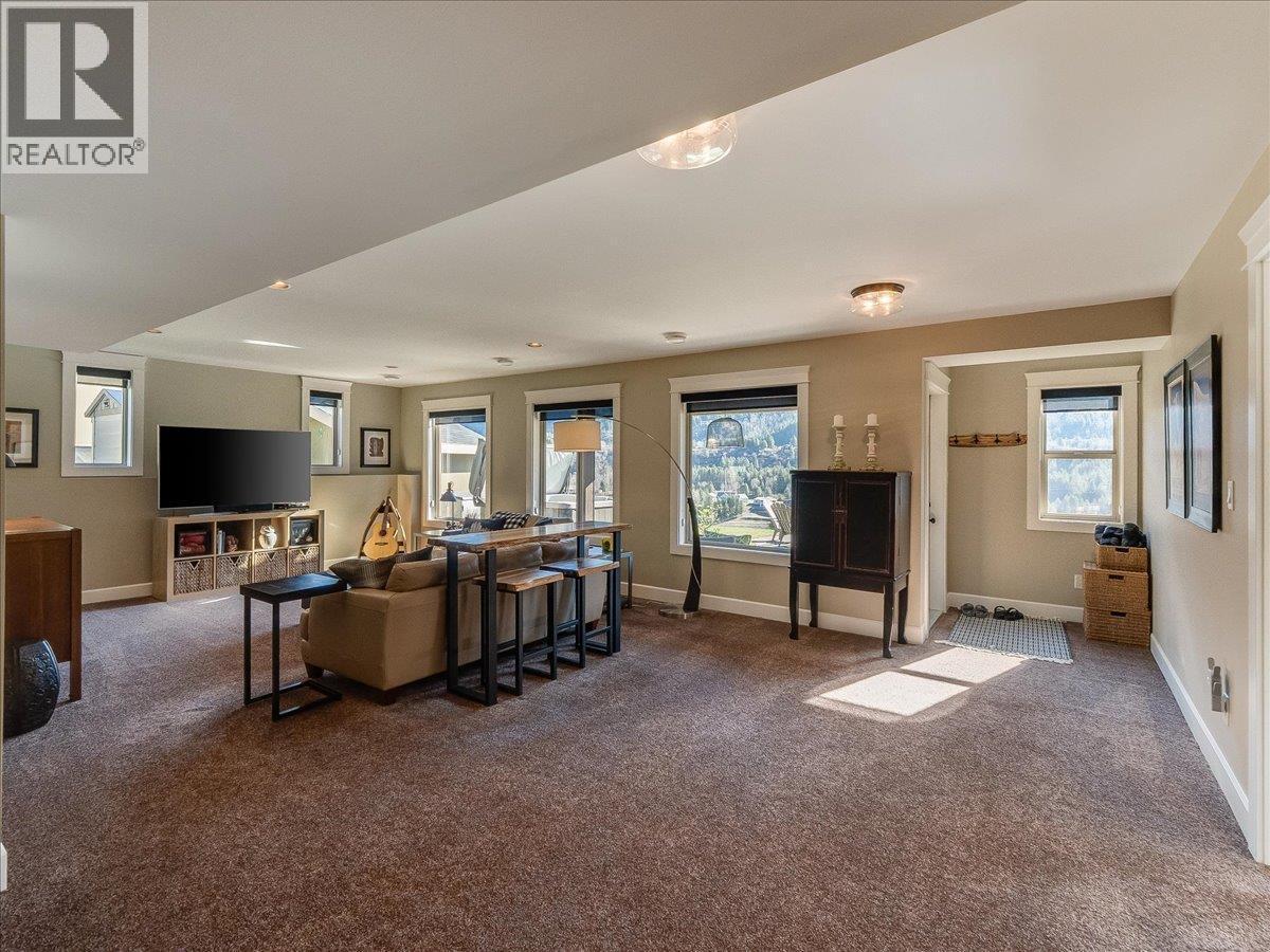 3733 Williston Road, Castlegar, BC - Indoor