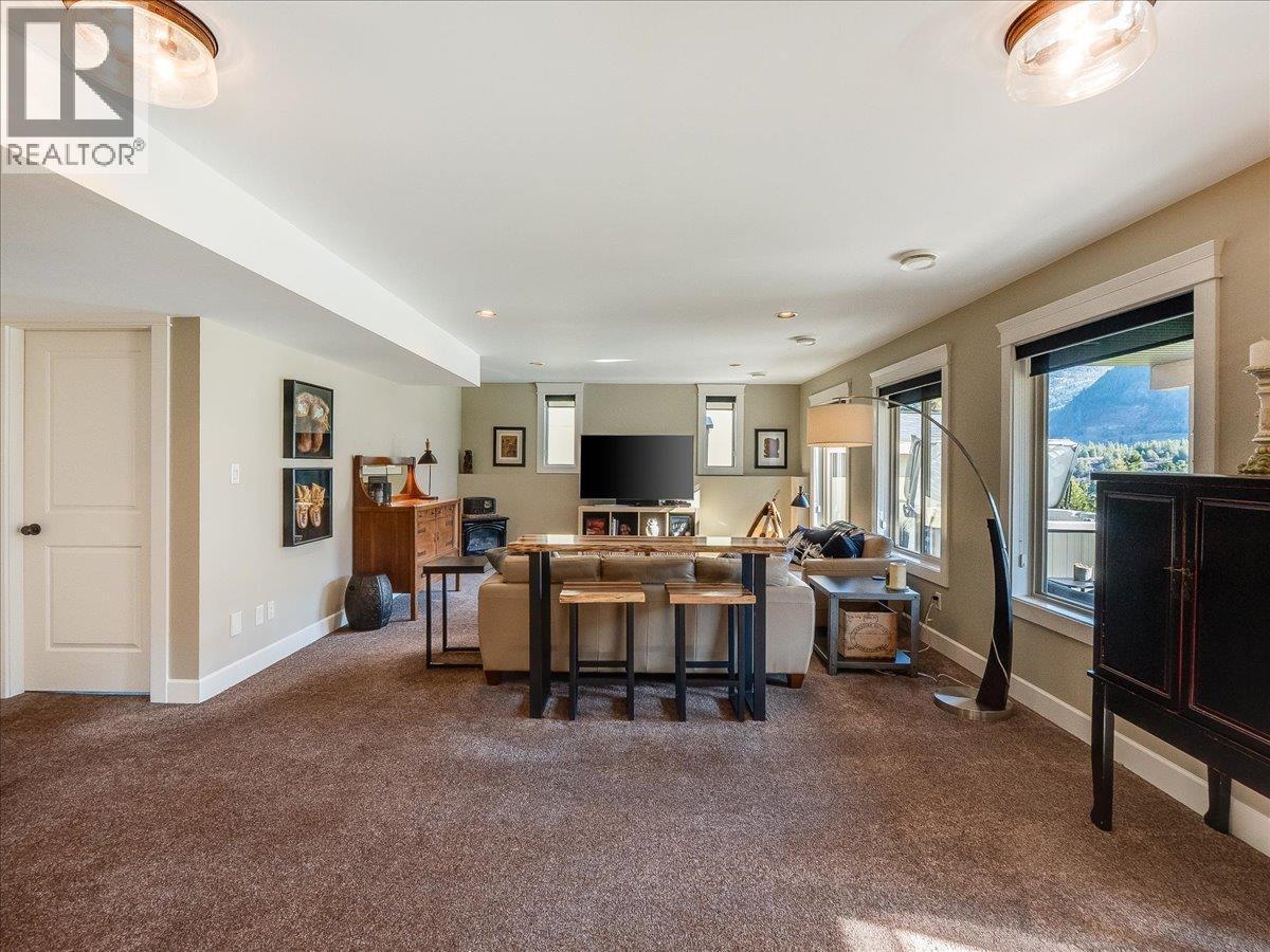 3733 Williston Road, Castlegar, BC - Indoor