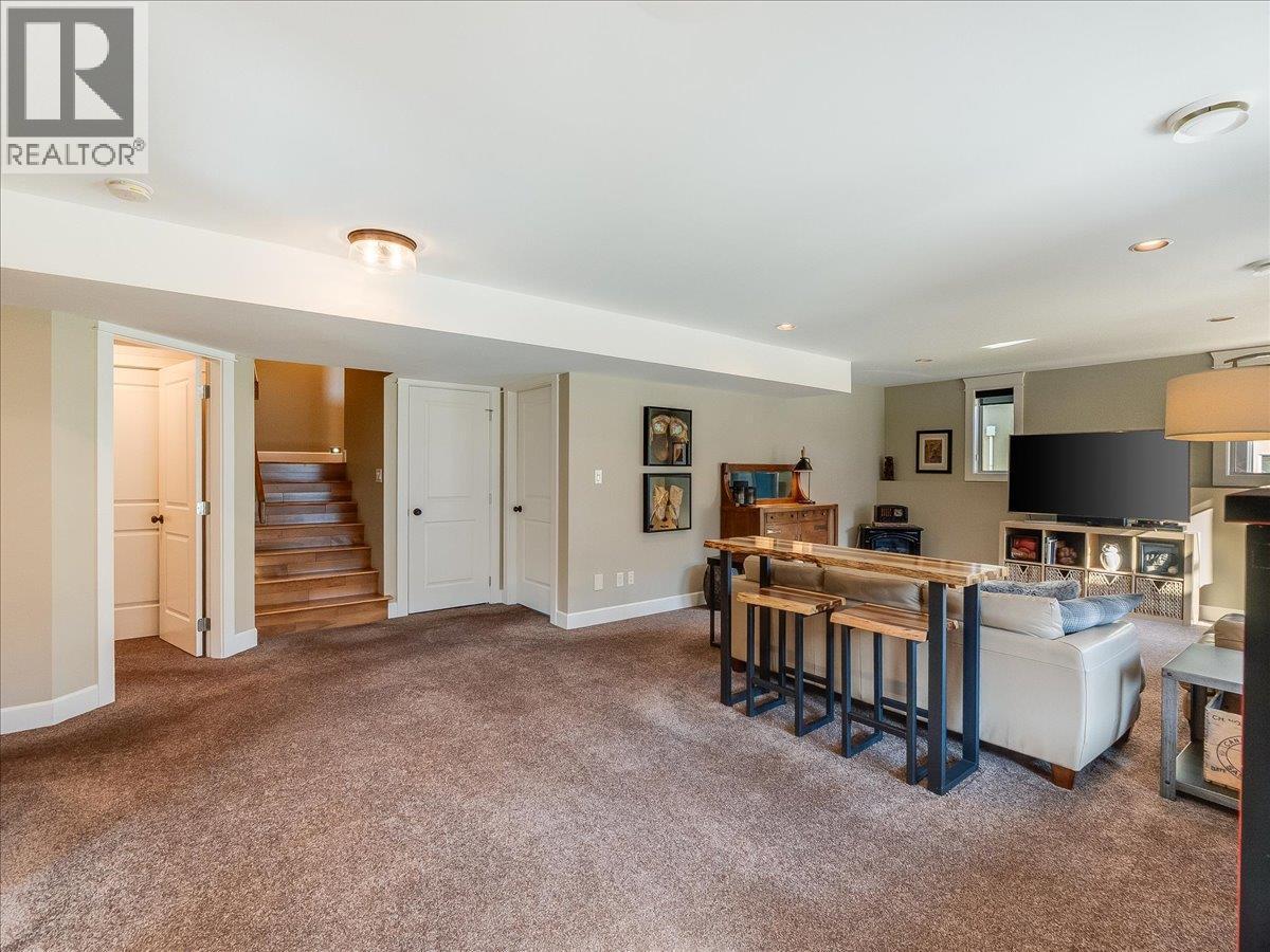 3733 Williston Road, Castlegar, BC - Indoor