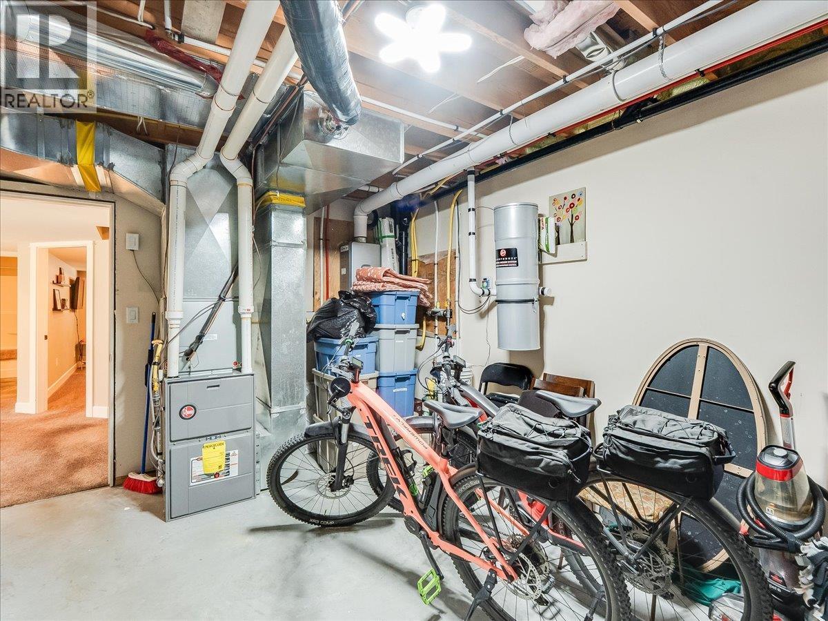 3733 Williston Road, Castlegar, BC - Indoor Photo Showing Basement