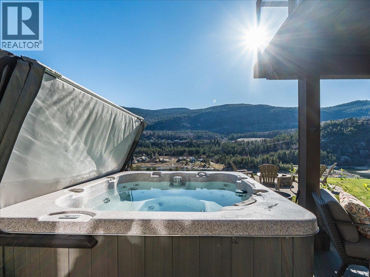 3733 Williston Road, Castlegar, BC -
