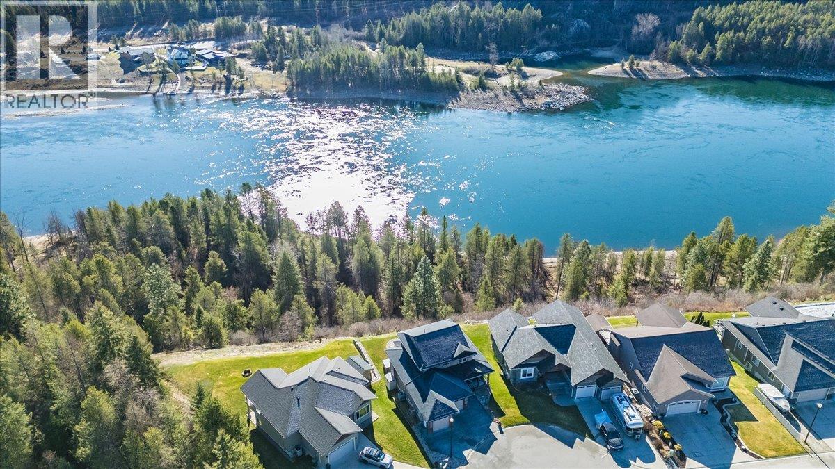 3733 Williston Road, Castlegar, BC - Outdoor With Body Of Water With View