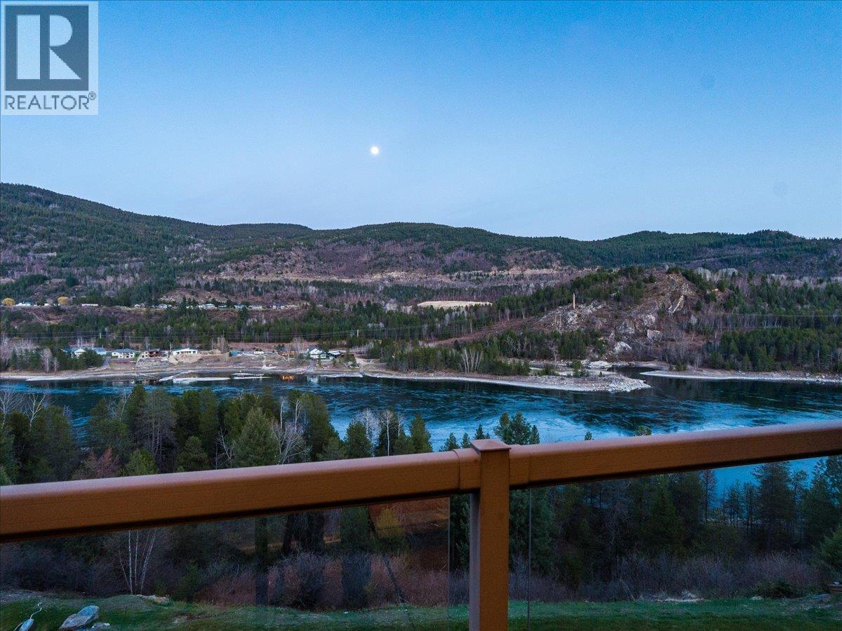 3733 Williston Road, Castlegar, BC - Outdoor With Body Of Water With View