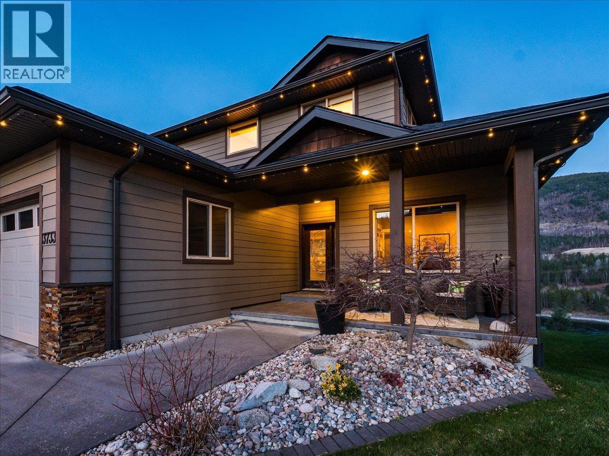 3733 Williston Road, Castlegar, BC - Outdoor With Deck Patio Veranda