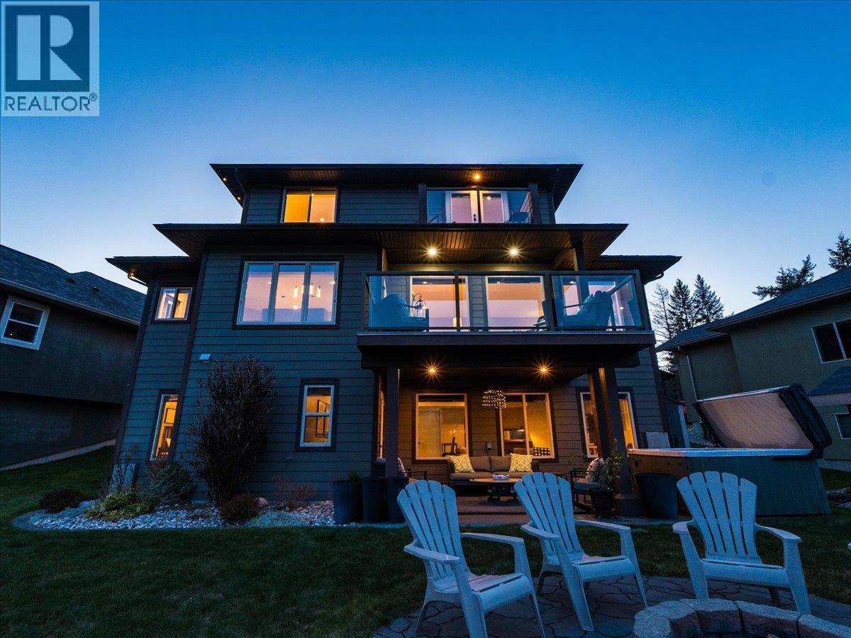 3733 Williston Road, Castlegar, BC - Outdoor With Deck Patio Veranda