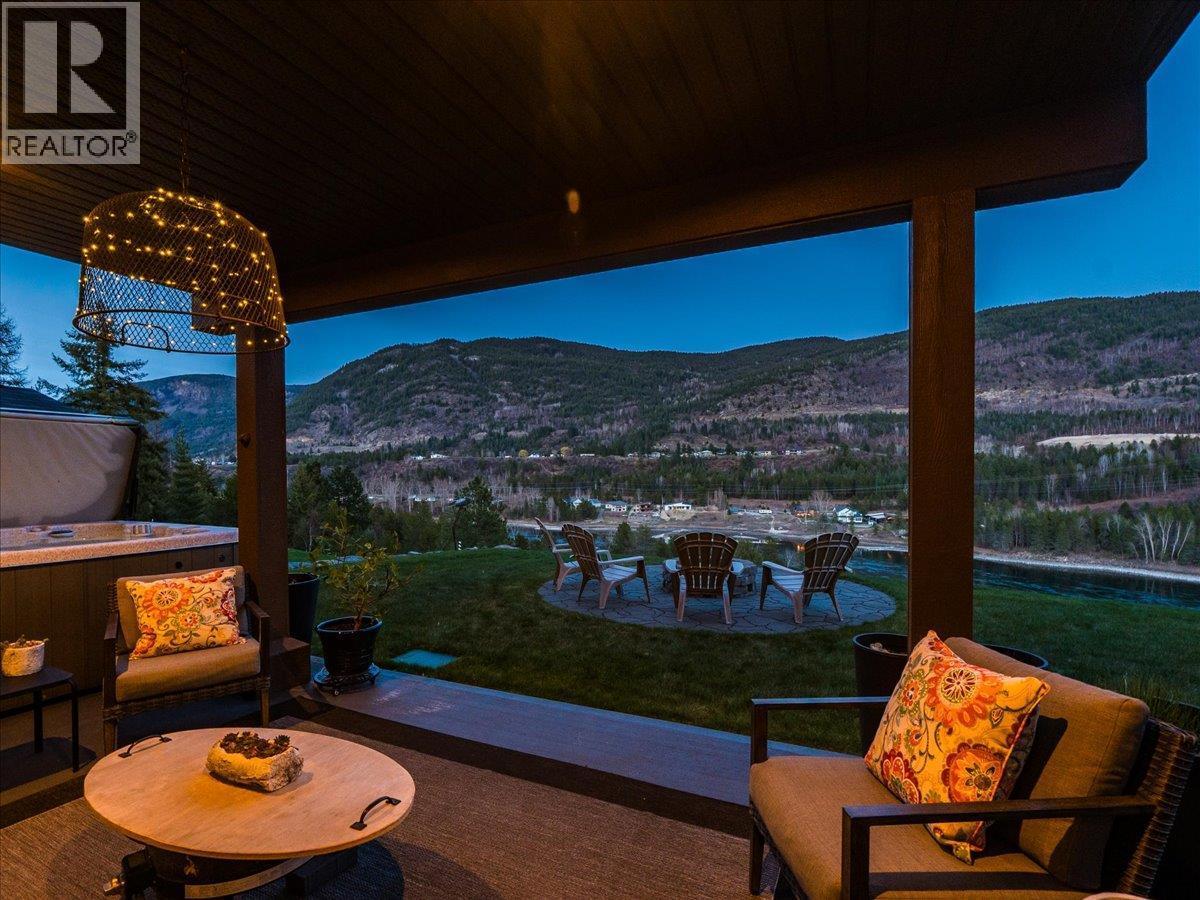 3733 Williston Road, Castlegar, BC -